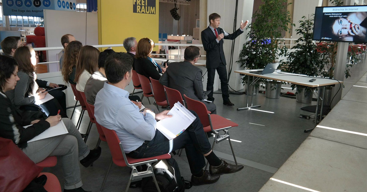 Conférence présentation d'une startup par son CEO